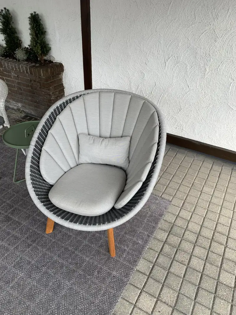 Der Loungesessel Peacock von Cane-Line 